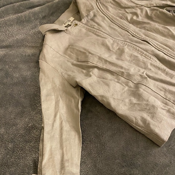 Stylish Jacket - Picture 3 of 4